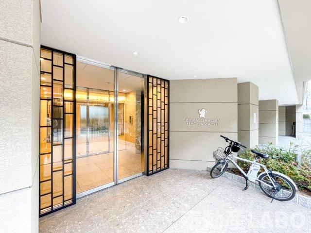 ベルンガーデン上本町のエントランス