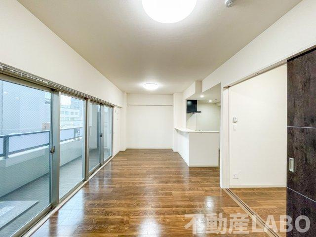 ベルンガーデン上本町の居間・リビング