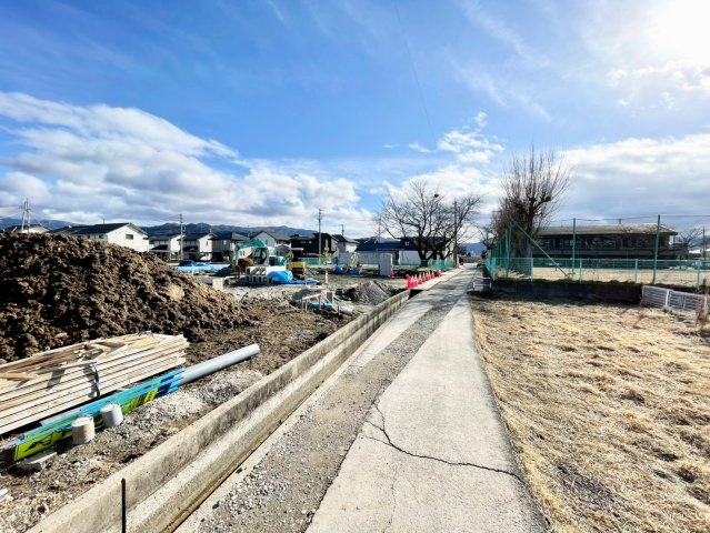 長野市篠ノ井御幣川の前面道路含む現地写真|ローン相談お任せください！！お問合せは＜Tel 026-477-7419＞まで♪