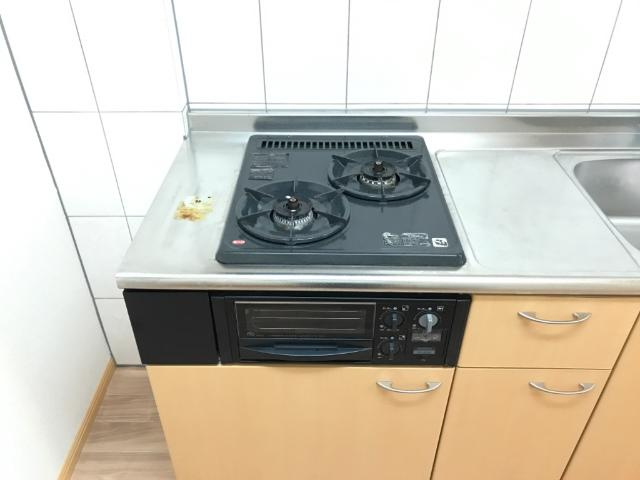 ワカバハイツのキッチン|グリル付きコンロ（イメージ）