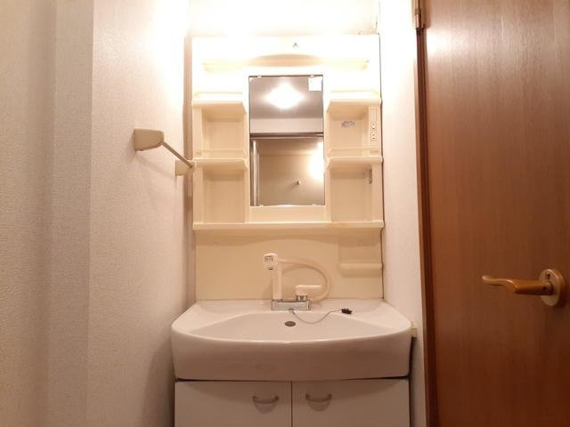 トパーズの洗面所|脱衣スペースもあります