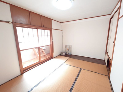 【居間・リビング】 | ヒュッゲ所沢こぶし町戸建 | こちらの居間で趣味の時間をお楽しみください