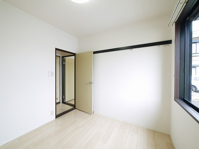 グリーンハイツ箕山の洋室