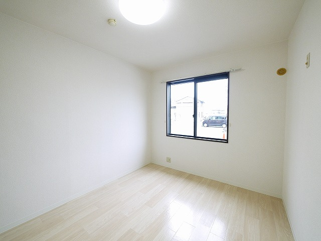 グリーンハイツ箕山の洋室