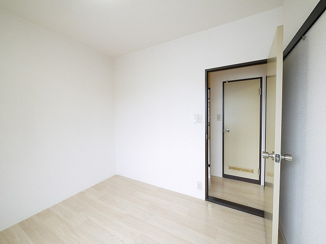 グリーンハイツ箕山の洋室