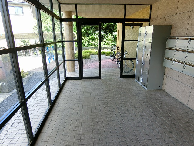 アルバ・レンのロビー