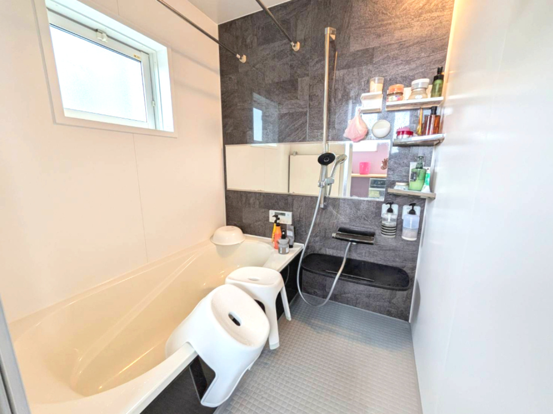 伯太町3丁目：中古一戸建ての浴室|お風呂です