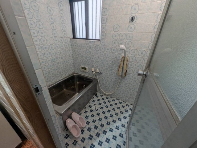 和泉市寺門町1丁目戸建の浴室|コンパクトで使いやすいお風呂です