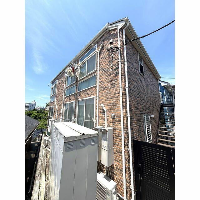 横浜市中区竹之丸のアパートの画像