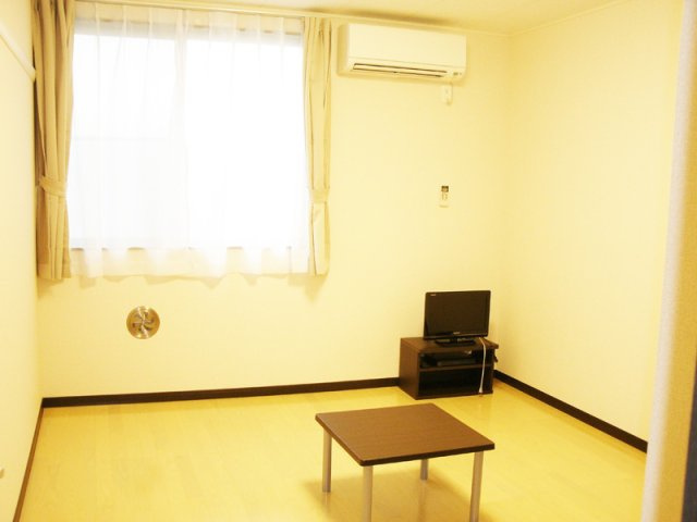 レオネクストエーデル　グリーンの居間・リビング