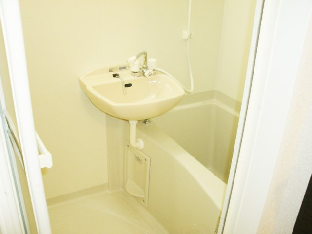 レオネクストエーデル　グリーンの浴室