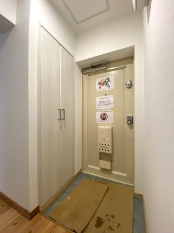 山の手ガーデンハイツA棟の玄関