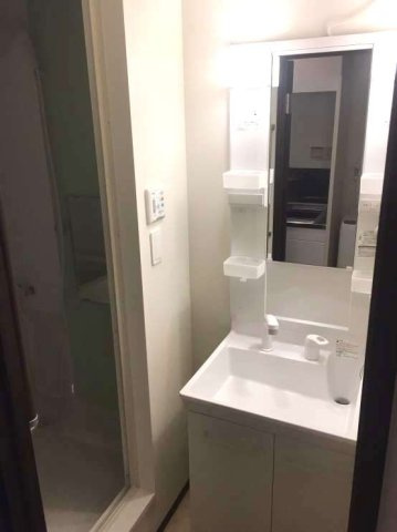 クレイノアレキサンドライトの内装|独立洗面台付き