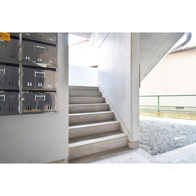 プレリュード御井町【10.000円キャッシュバック対象物件】のエントランス|落ち着いたエントランスです