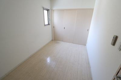 【寝室】 | AVANTI