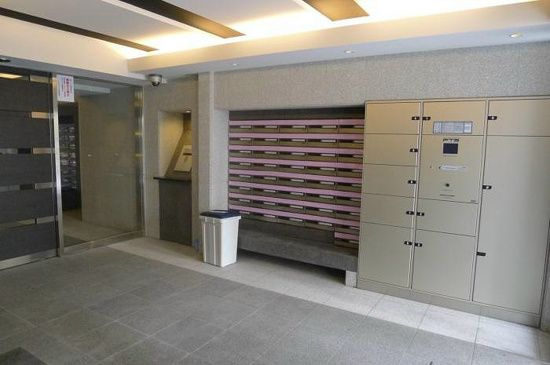 ステージファースト根岸のロビー