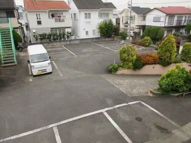 グリーンビューハウスＢ棟の駐車場