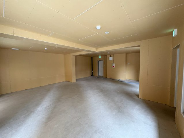 平塚市浅間町の店舗事務所のロビー