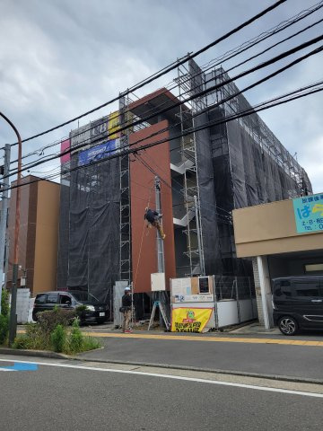 平塚市浅間町の店舗事務所の外観