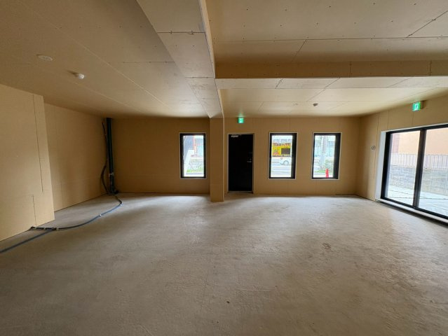 平塚市浅間町の店舗事務所のロビー