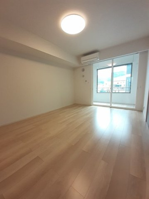 【居間・リビング】 | リバーサイド塚脇Ｂ