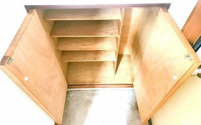 ロイヤルハイツ　礼金0　バストイレ別　宅配BOXの収納