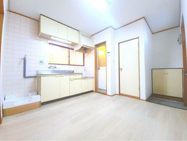 ロイヤルハイツ　礼金0　バストイレ別　宅配BOXの居間・リビング