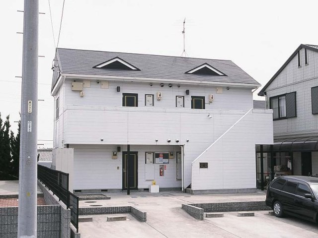 レオパレス花野の外観