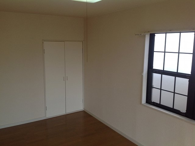 レオパレス花野の居間・リビング|同じタイプのお部屋の写真です。