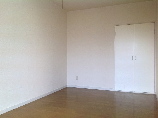 レオパレス花野の居間・リビング|同じタイプのお部屋の写真です。