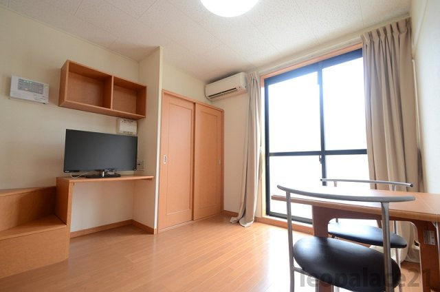 レオパレス竹喜志の居間・リビング|実際のお部屋と異なる場合がございます。