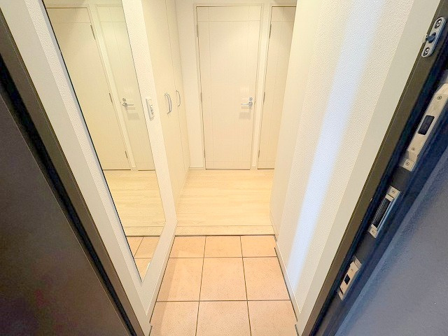 CITY SPIRE十三東の玄関