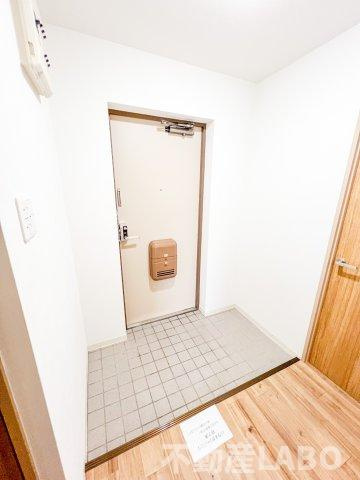 メゾンセレナの玄関