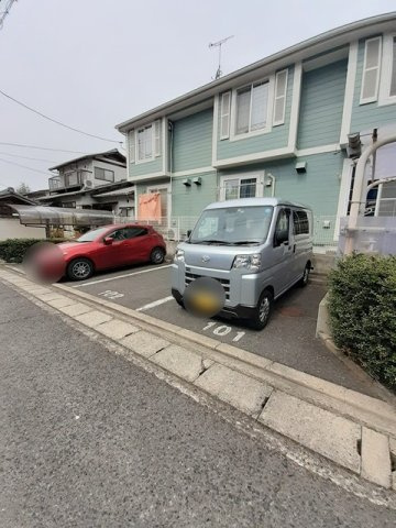 ニュークレストール光ケ丘の駐車場|車をお持ちの方に嬉しい駐車場付きの物件です