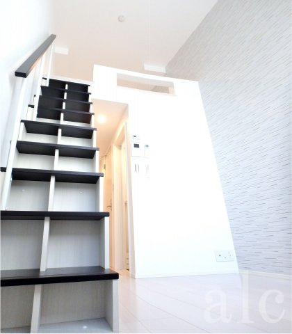 プレジール新江古田のバルコニー|明るい居室です。