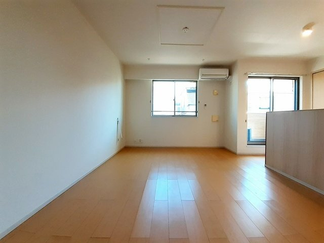 セレーノ　エストⅠの居間・リビング|こちらの居間で趣味の時間をお楽しみください