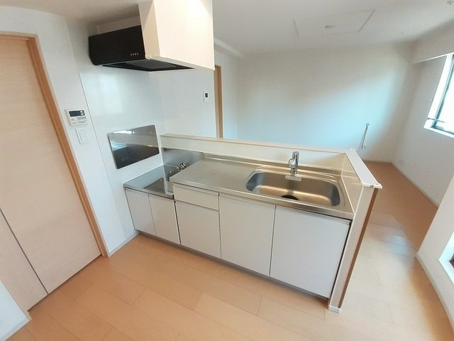 セレーノ　エストⅠのキッチン|コンパクトなキッチンで掃除もラクラク