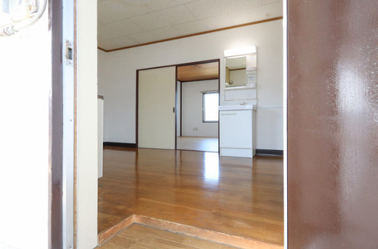 第3大石コーポ【10,000円キャッシュバック対象の玄関|毎日通る玄関はこちらです