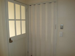 【トイレ】 | ブルーリボンＡ棟 | アコーディオンカーテン（イメージ）