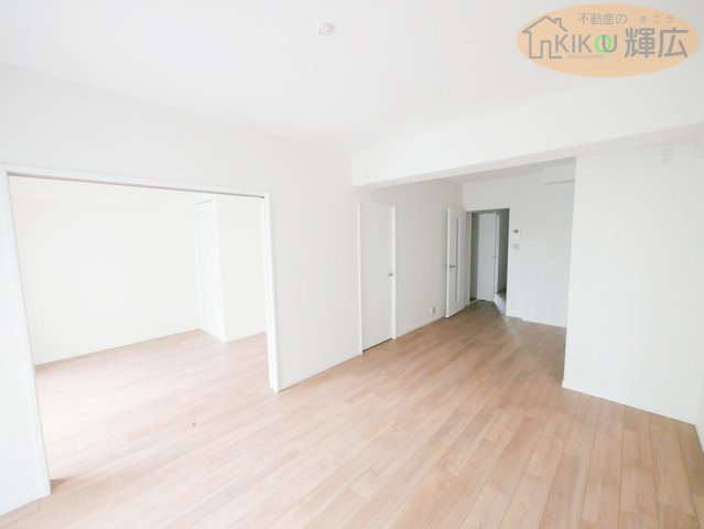 【居間・リビング】 | 明石土山駅前スカイハイツB棟　7階