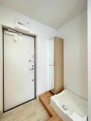 【玄関】 | ルミナーレ | 収納もある玄関です