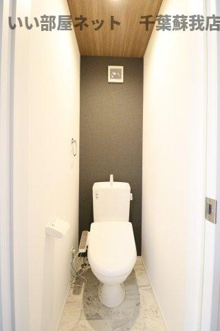 和良比新築アパートのトイレ|落ち着いたトイレです