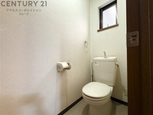 掃除のしやすいシンプルなトイレです♪