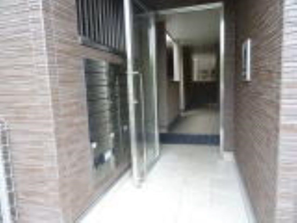 NOBLE HEIM todakoenのエントランス