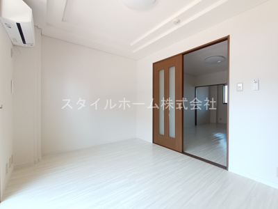 【寝室】 | レッドウィング３番館 | 別部屋写真です。