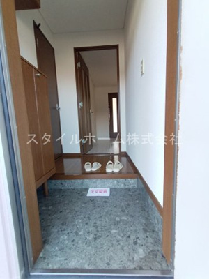【玄関】 | レッドウィング３番館 | 別部屋写真です。