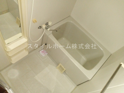 【浴室】 | レッドウィング３番館 | 別部屋写真です。