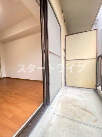 大阪市東淀川区下新庄３丁目の賃貸マンションのバルコニー