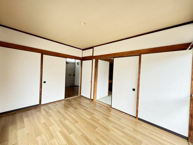 シンワコーポの洋室