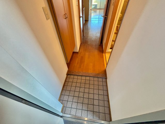 メルベーユコートの玄関